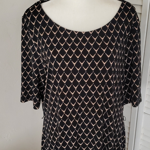 Black & Tan Geometric Dress with Ruffle He… - Picture 2 of 8